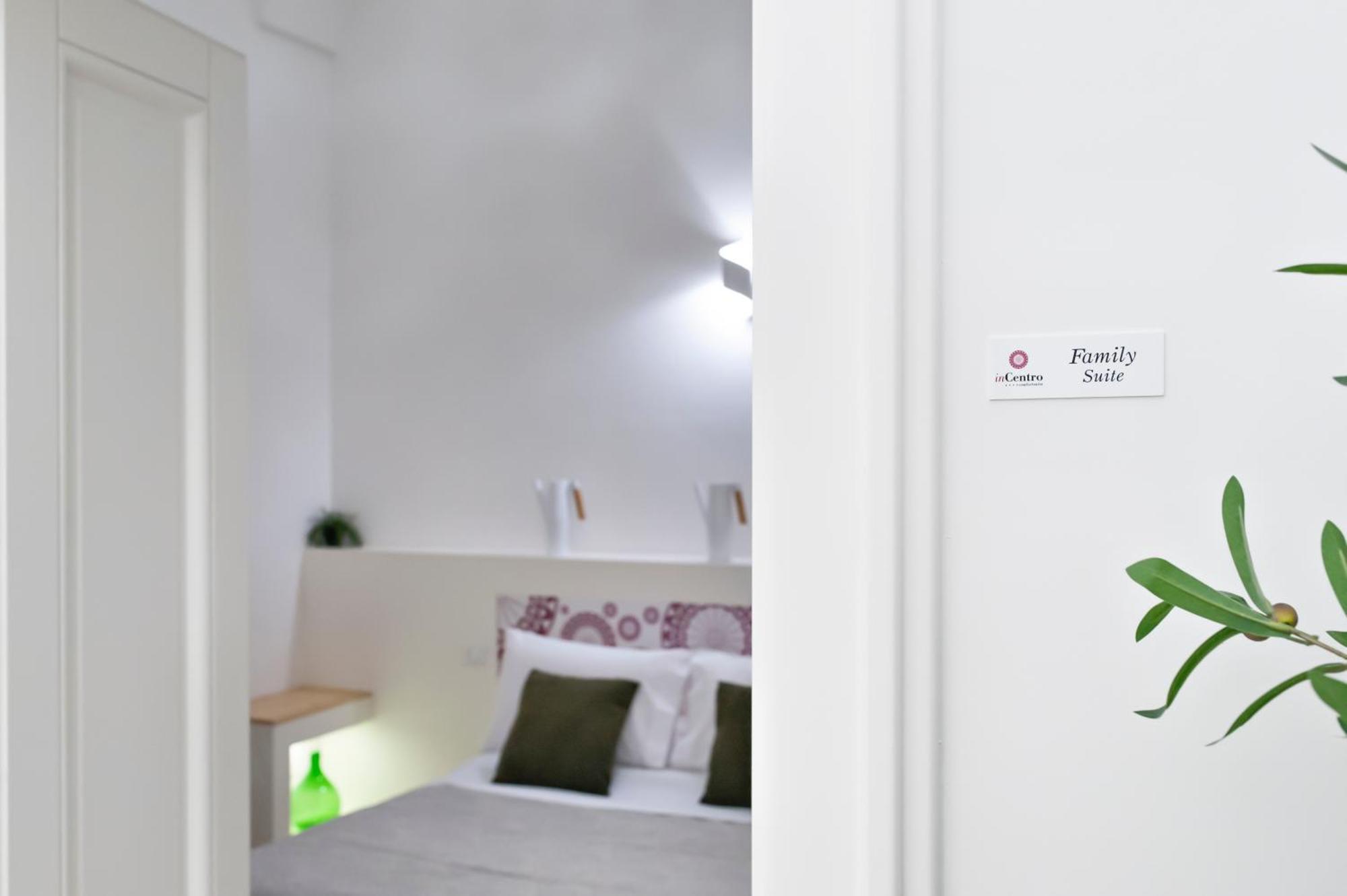 inCentro comfortsuite Lecce Esterno foto
